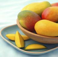 How to peel a mango and how to serve it Preparing to peel a mango - what you need