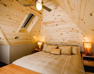 Attics: photos, interior projects (50 photos) Design of a 2nd floor bedroom under a gable roof